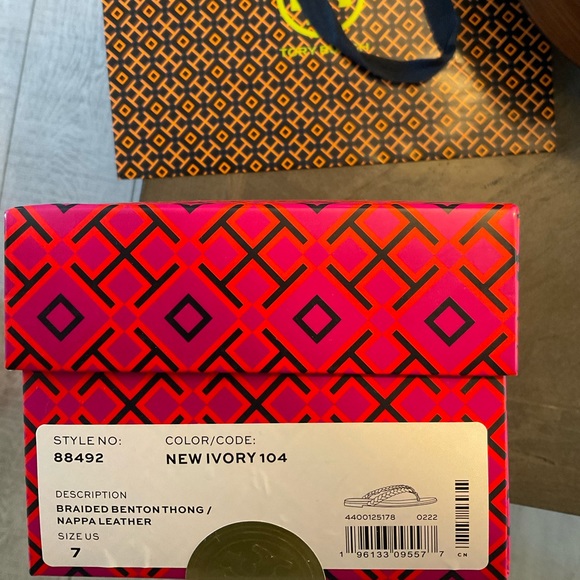 COPY - TORY BURCH SANDALS - Picture 3 of 4